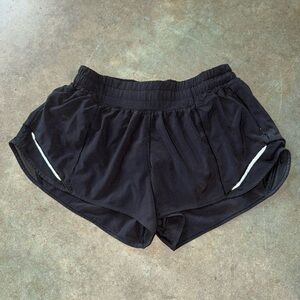 Lululemon Hotty Hot Shorts 2.5”